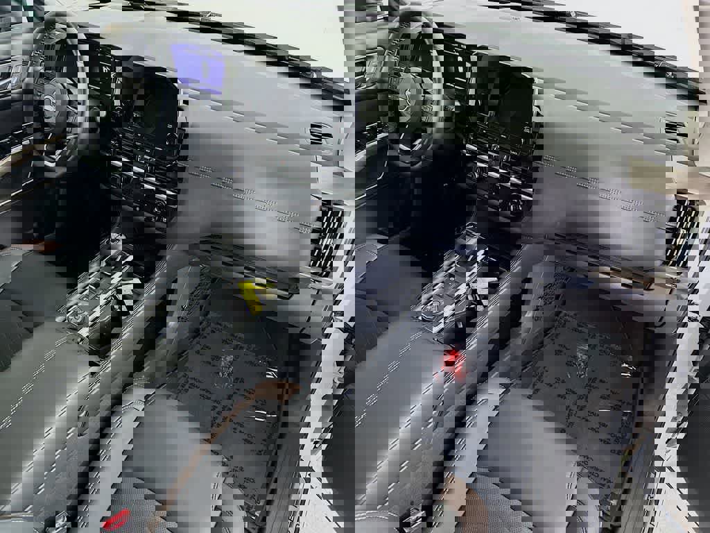 Used 2025 Nissan Pathfinder Platinum w/ Cargo Package image 34