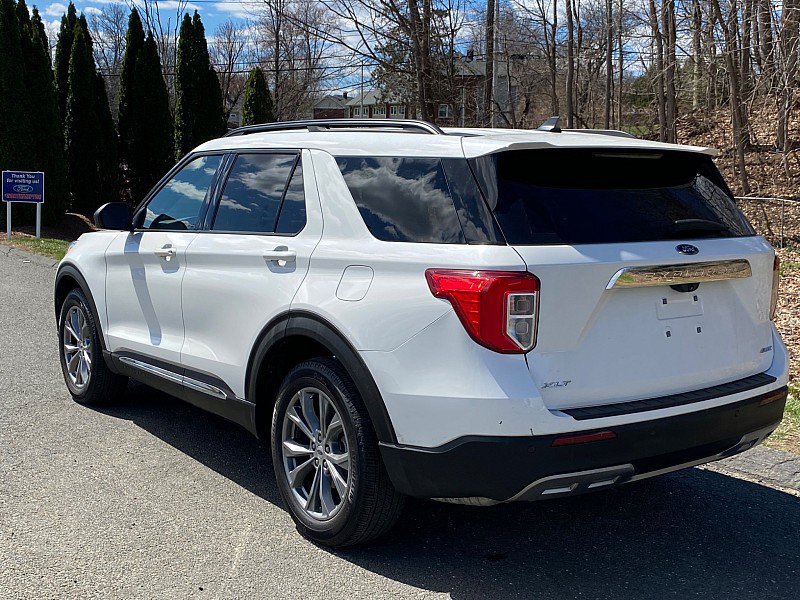 Certified 2022 Ford Explorer XLT w/ Equipment Group 202A AWD/4WD image 6