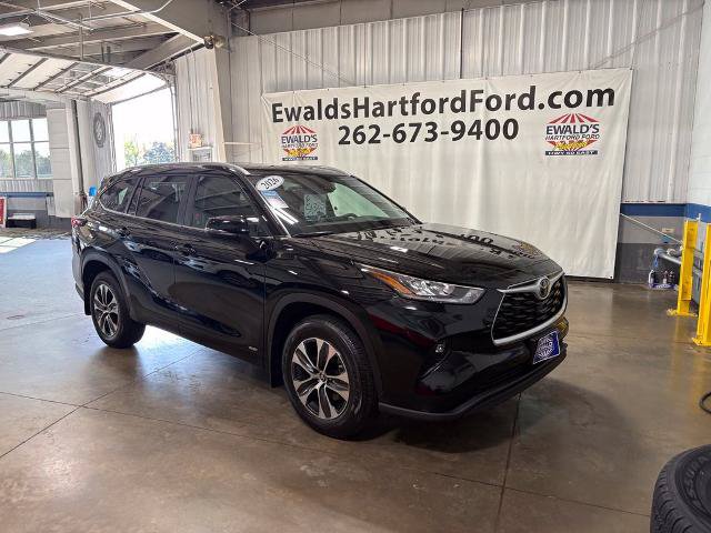 Used 2026 Toyota Highlander XLE AWD/4WD image 2