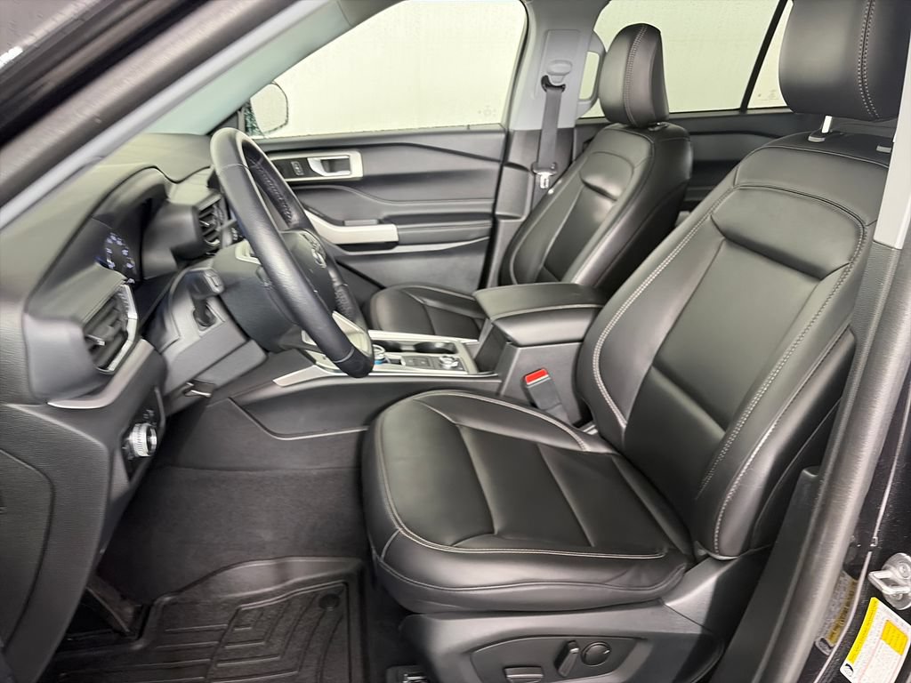 Certified 2023 Ford Explorer XLT w/ Equipment Group 202A AWD/4WD image 11