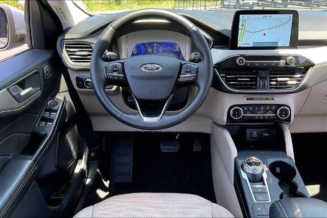 Certified 2022 Ford Escape SEL w/ Technology Package AWD/4WD image 5