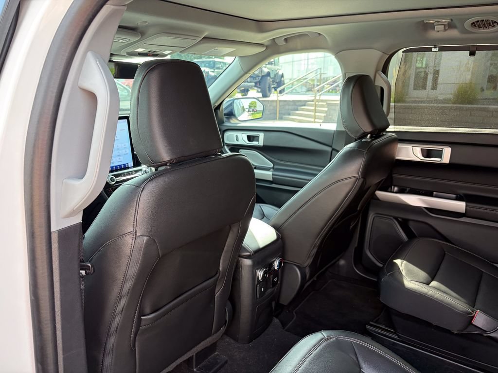 Certified 2023 Ford Explorer Limited w/ Limited Technology Package AWD/4WD image 13
