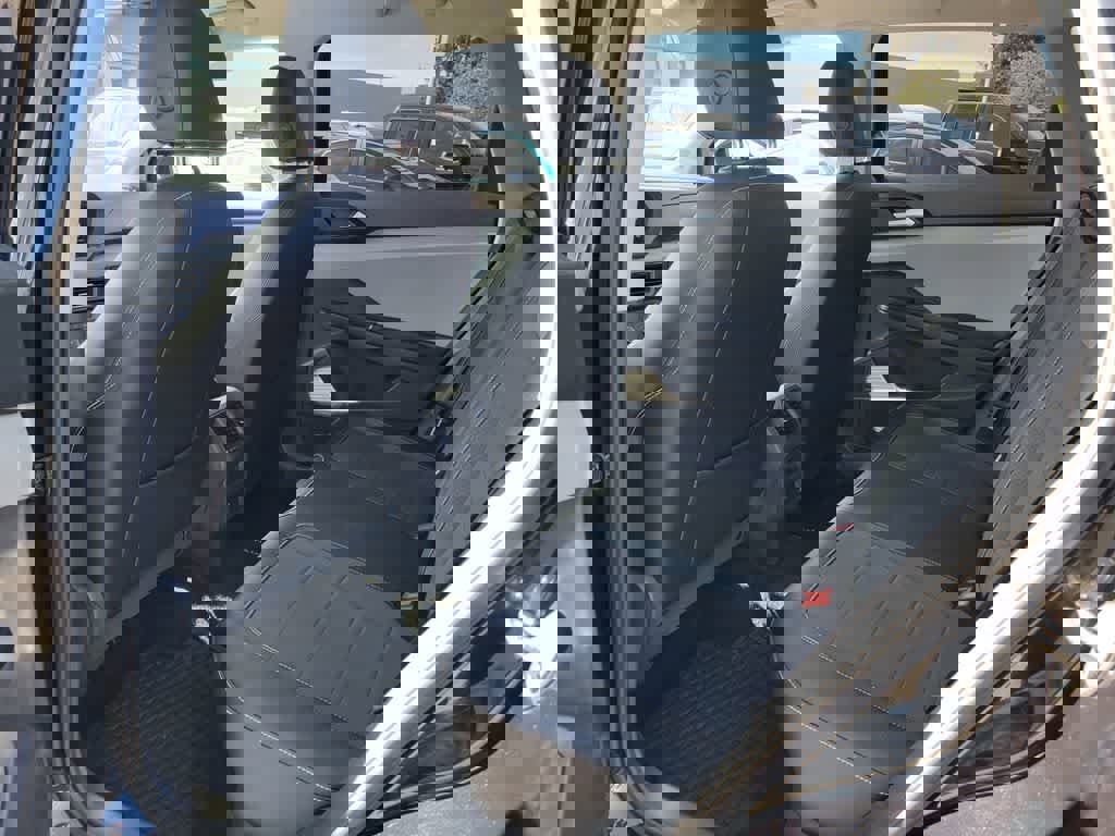 Used 2022 Volkswagen Taos SE FWD image 13