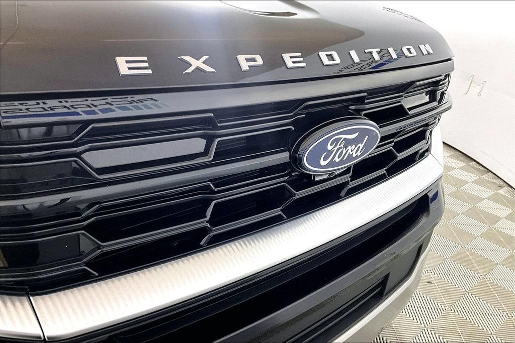 Certified 2025 Ford Expedition Platinum AWD/4WD image 24
