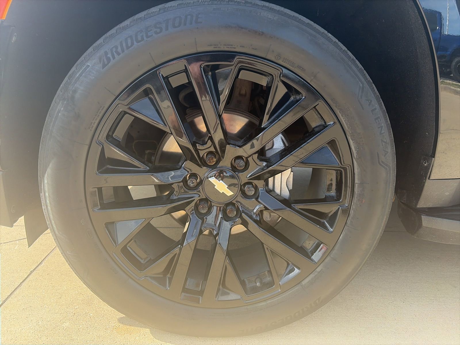 Used 2021 Chevrolet Suburban Premier w/ Premium Package RWD image 9