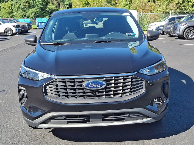Certified 2025 Ford Escape Active w/ Cold Weather Package FWD image 3