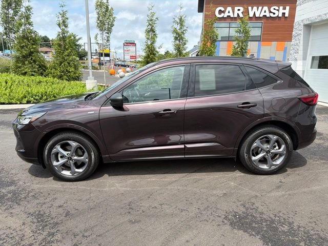 Certified 2023 Ford Escape ST-Line w/ Tech Pack #1 AWD/4WD image 3