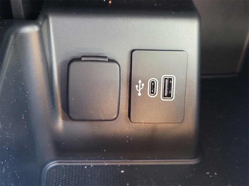 Certified 2025 Ford Explorer Platinum w/ Ultimate Package image 29