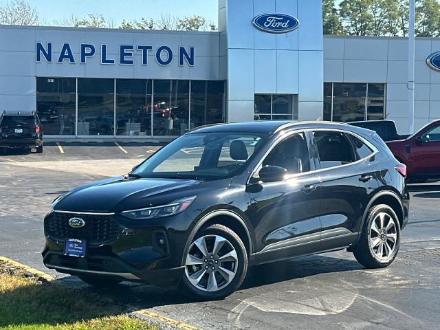 Certified 2025 Ford Escape Platinum AWD/4WD image 2