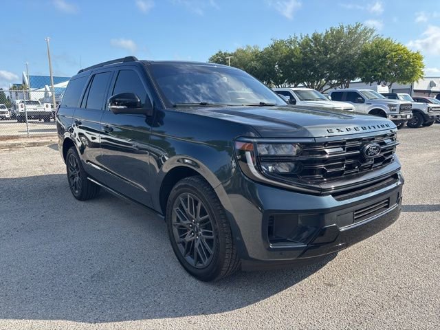 Certified 2025 Ford Expedition Platinum w/ Stealth Performance Package AWD/4WD image 3