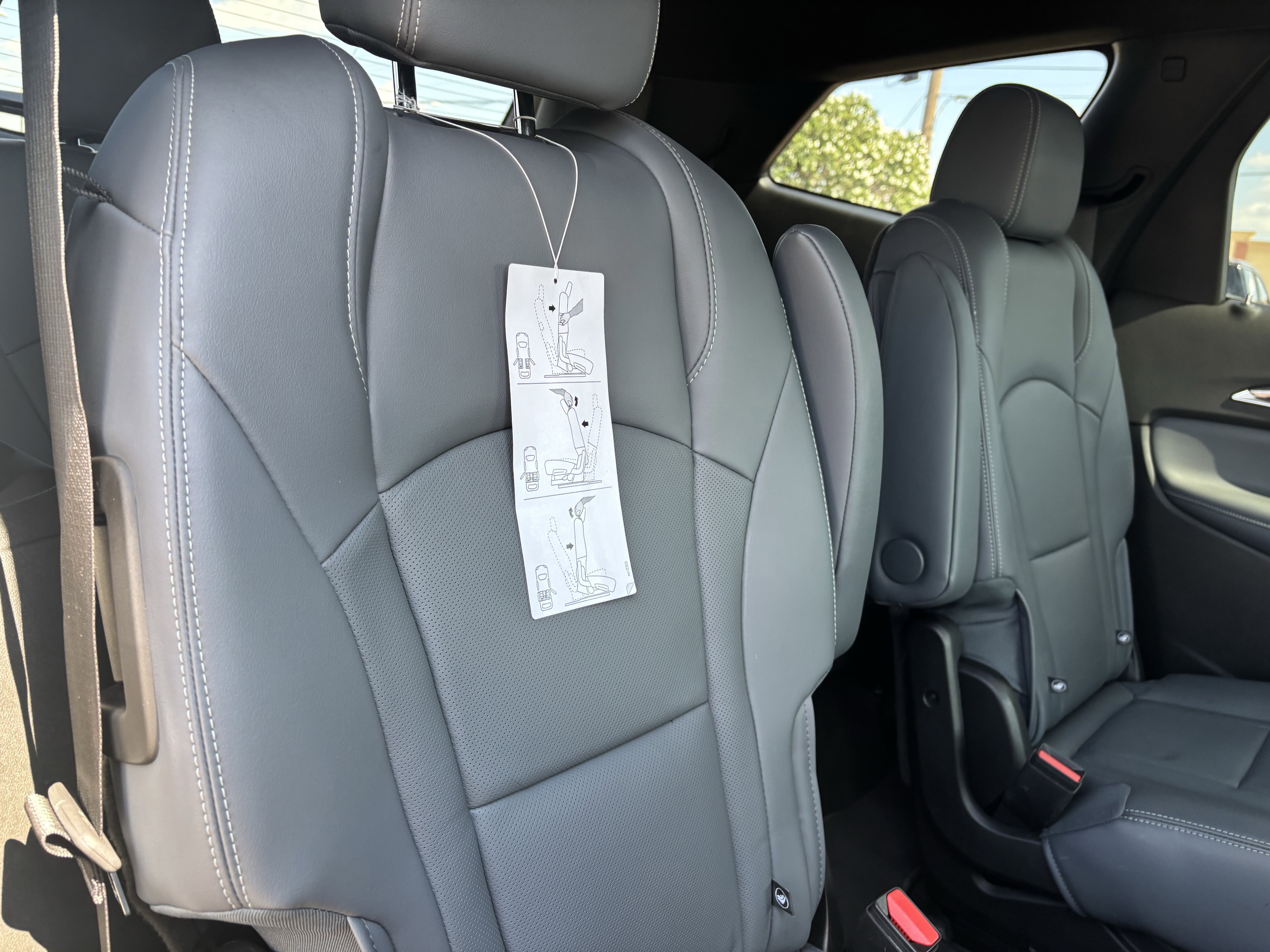 Used 2023 Buick Enclave Essence image 24