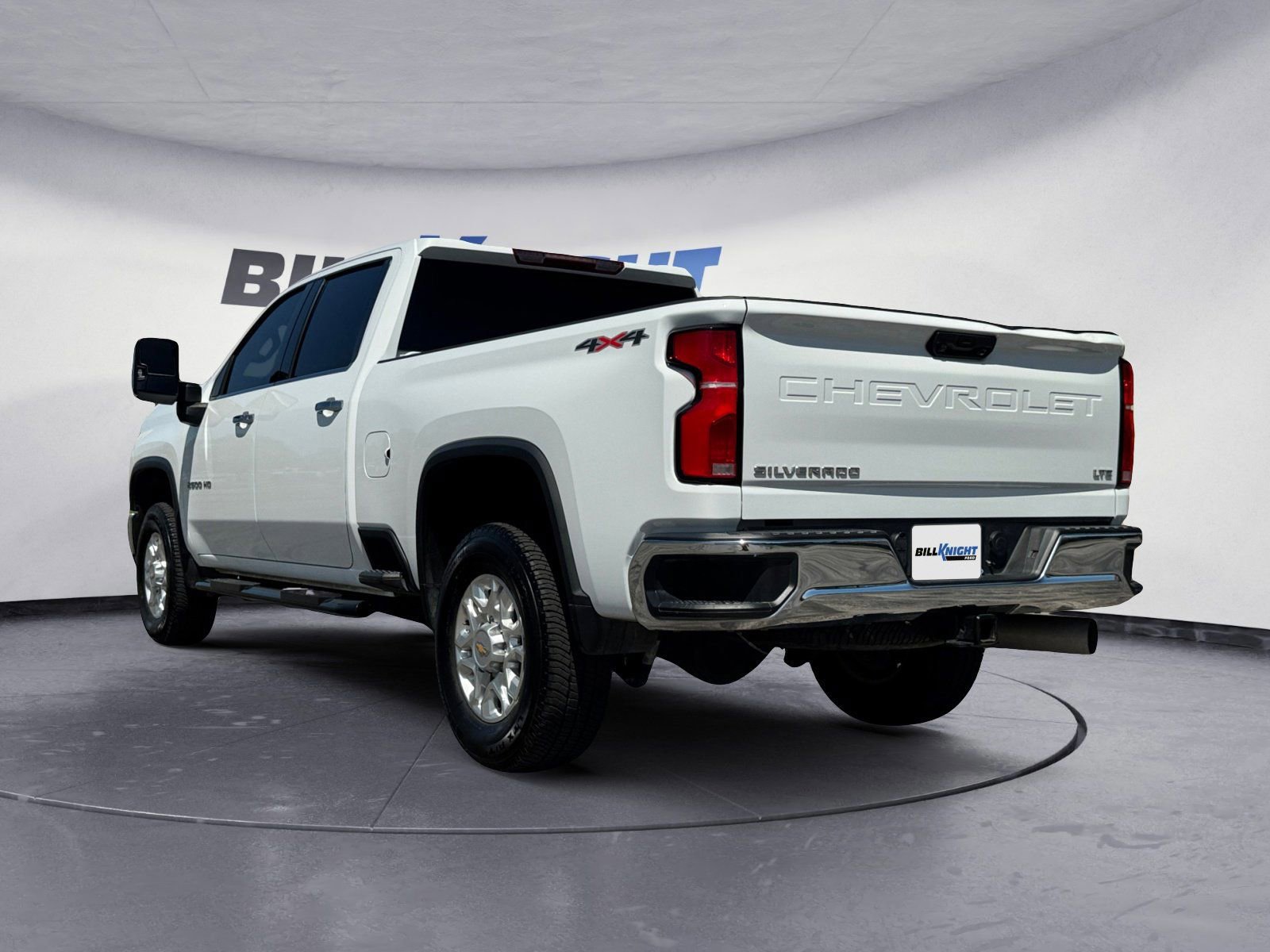 Used 2024 Chevrolet Silverado 2500 LTZ w/ LTZ Convenience Package image 3