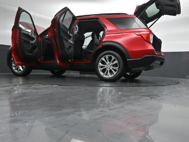 Certified 2024 Ford Explorer XLT w/ Equipment Group 202A AWD/4WD image 57