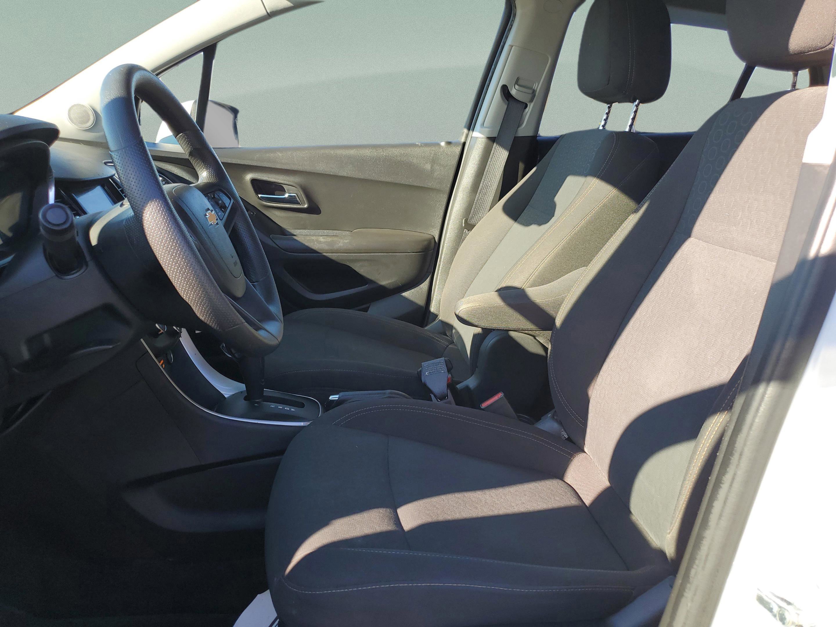 Used 2020 Chevrolet Trax LS w/ Tint and Cruise Package image 17