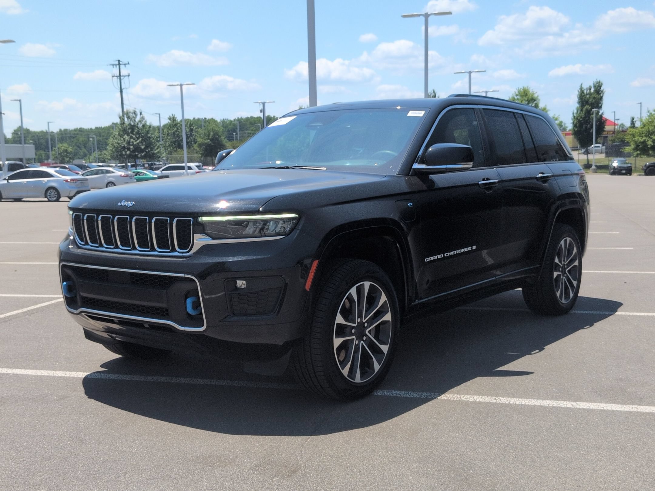 Used 2023 Jeep Grand Cherokee Overland AWD/4WD image 8