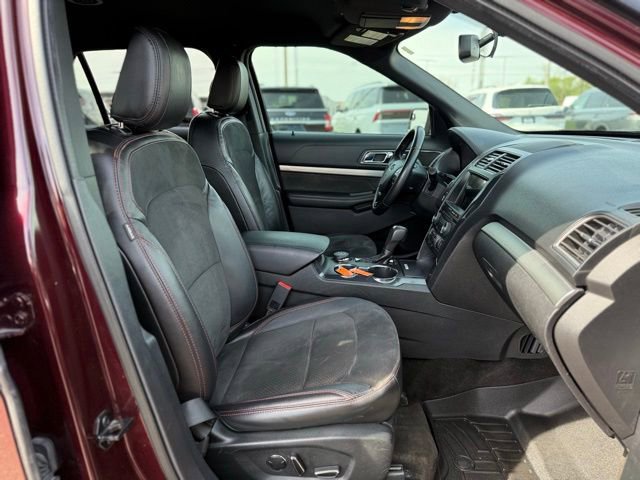 Certified 2018 Ford Explorer XLT w/ XLT Appearance Package AWD/4WD image 17