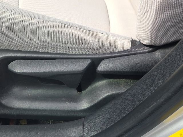 Used 2021 Toyota Corolla LE image 21