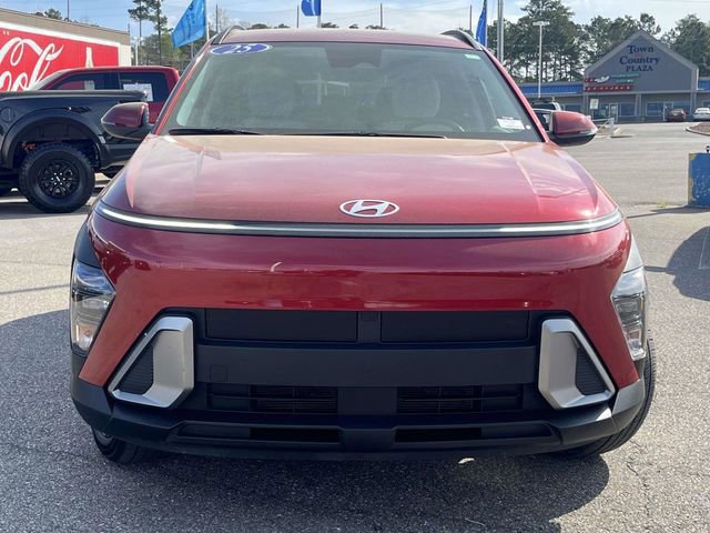 Used 2025 Hyundai Kona SEL AWD/4WD image 5