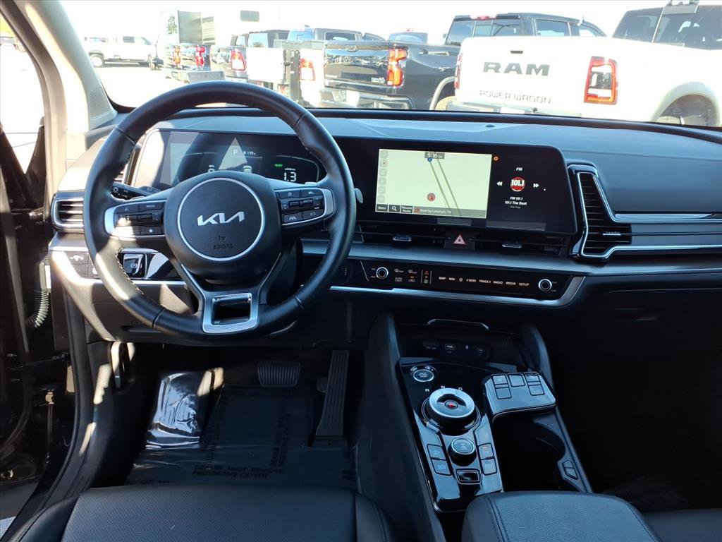 Used 2025 Kia Sportage EX image 14