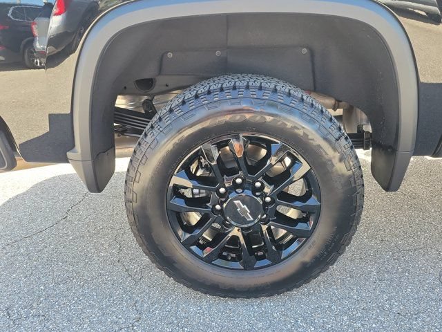 Used 2026 Chevrolet Silverado 2500 LTZ w/ LTZ Plus Package AWD/4WD image 11