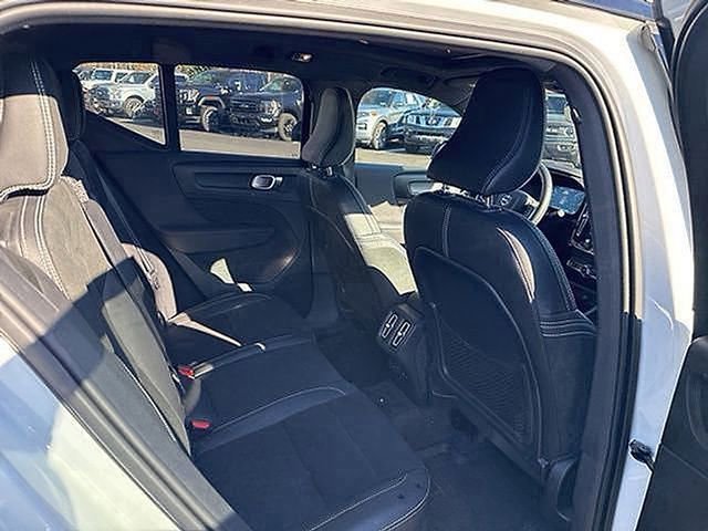 Used 2022 Volvo XC40 T5 R-Design w/ Advanced Package image 16