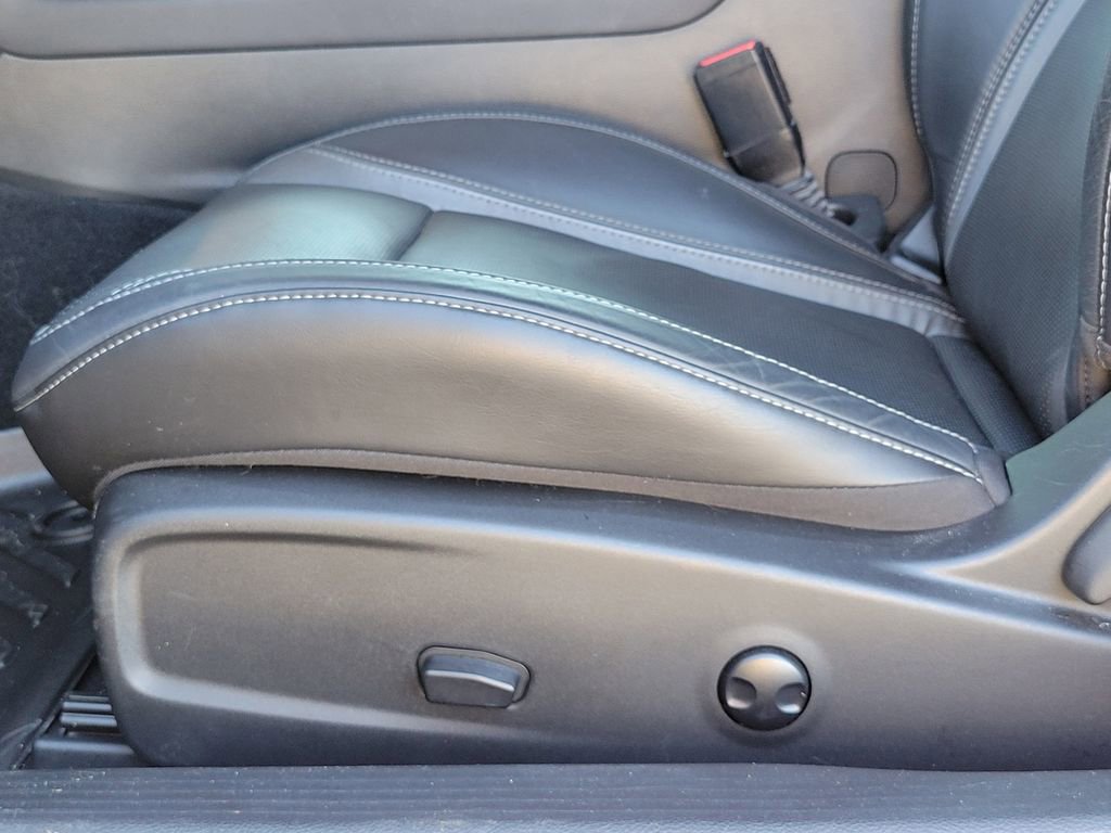 Used 2023 Dodge Challenger SXT w/ Plus Package image 19