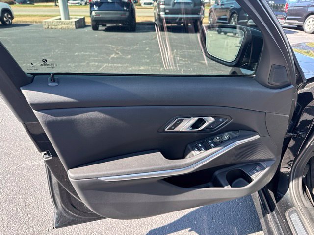 Used 2023 BMW 330i xDrive Sedan w/ Driving Assistance Package AWD/4WD image 10