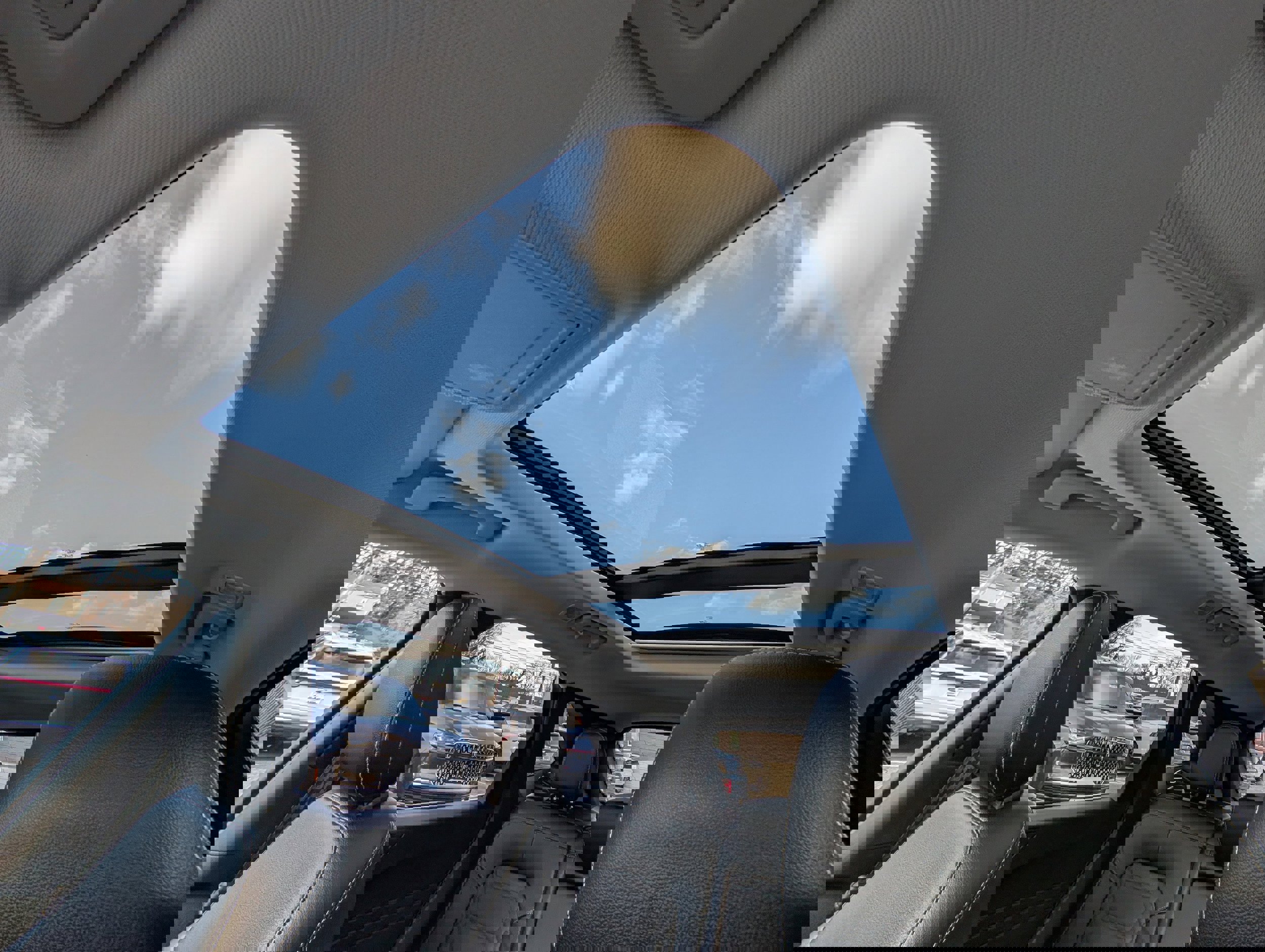 Certified 2023 Ford Escape SE w/ PHEV Premium Package image 33