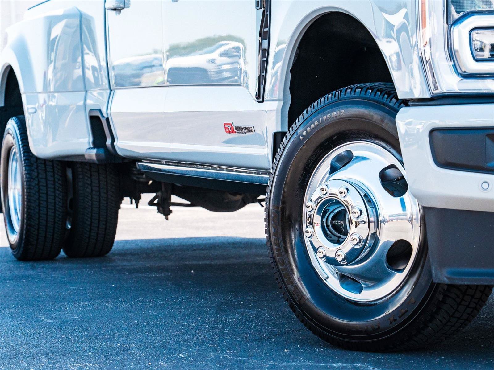 Certified 2026 Ford F350 Platinum AWD/4WD image 2