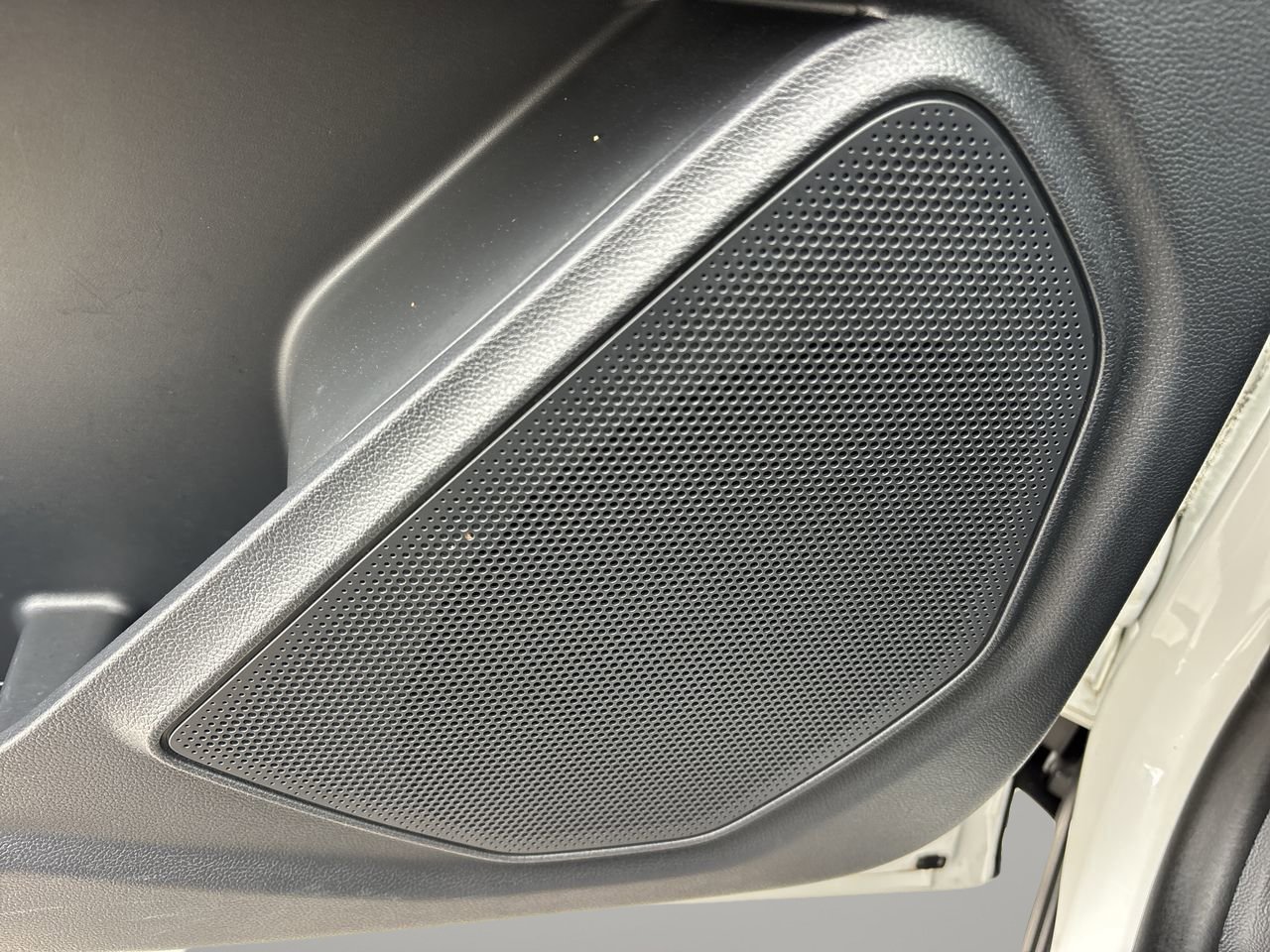 Certified 2025 Ford Explorer ST-Line w/ Premium Package image 25