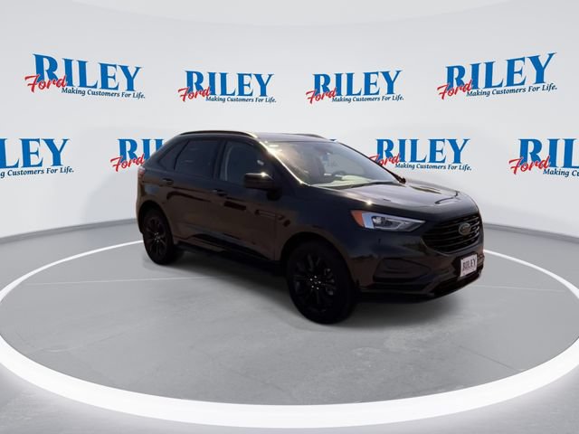 Certified 2024 Ford Edge SE w/ Black Appearance Package AWD/4WD image 2
