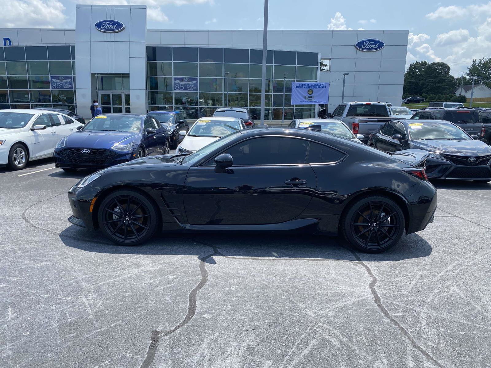 Used 2024 Toyota GR86 Premium w/ Performance Package RWD image 4
