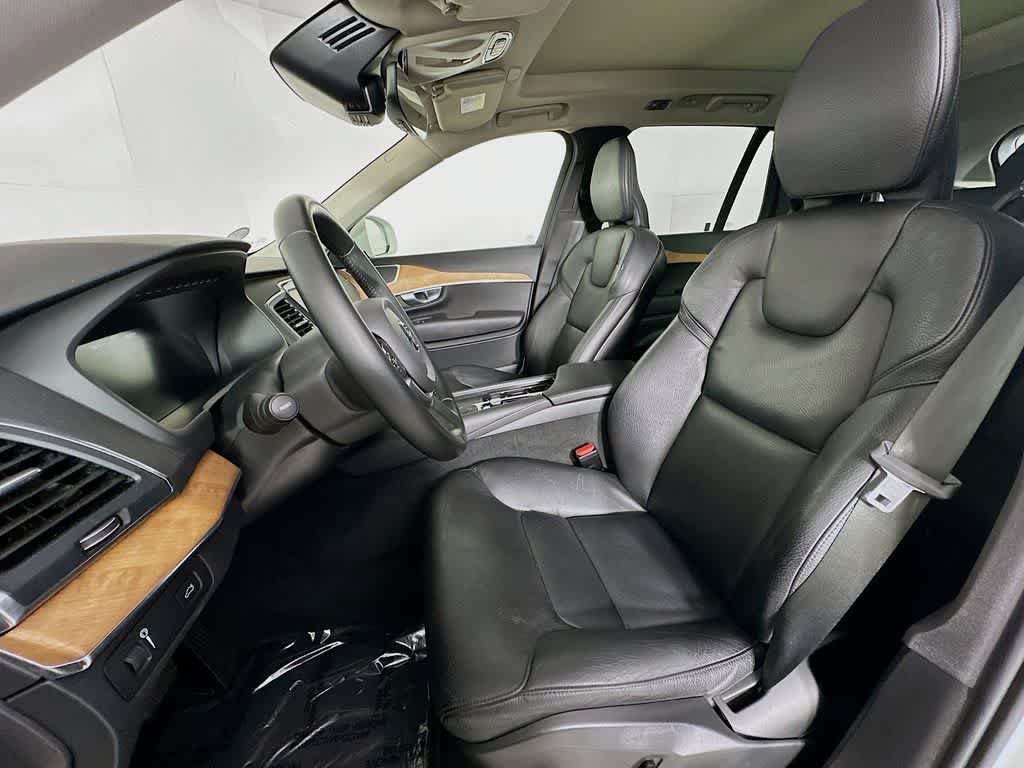 Used 2022 Volvo XC90 T6 Momentum w/ Protection Package Premier AWD/4WD image 12