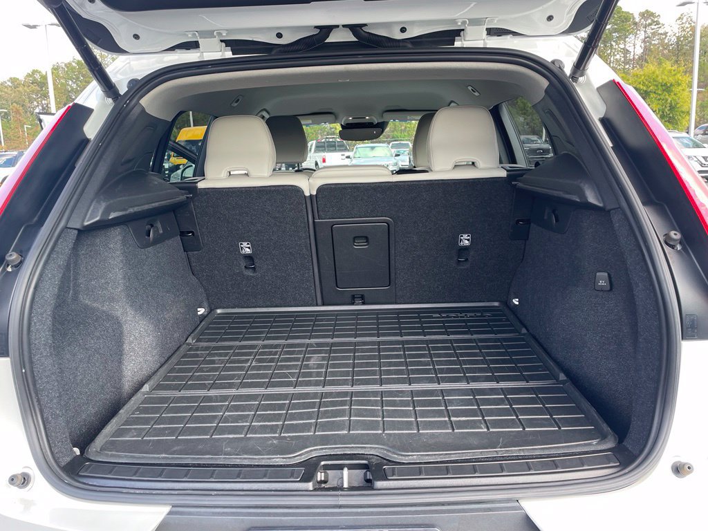 Used 2021 Volvo XC40 T4 Momentum FWD image 29