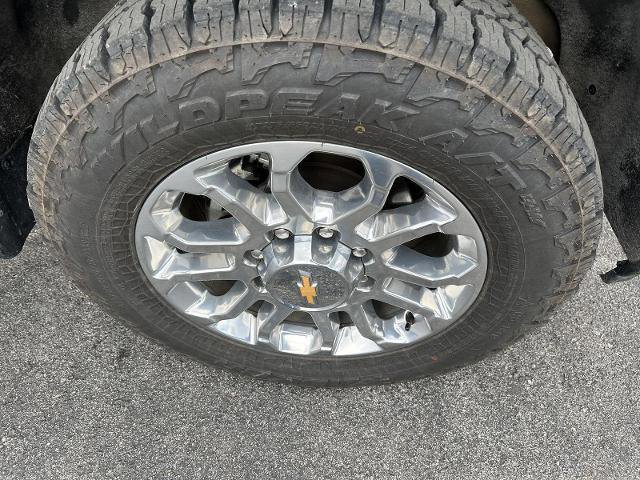 Used 2025 Chevrolet Silverado 2500 LTZ w/ LTZ Premium Package image 9