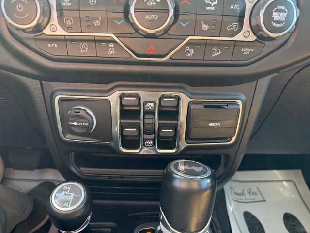 Used 2020 Jeep Wrangler Unlimited Sahara AWD/4WD image 25
