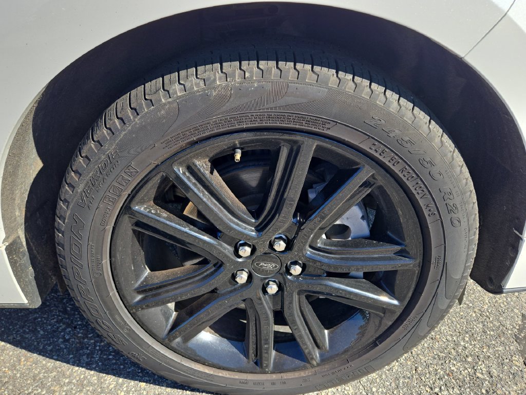 Certified 2024 Ford Edge ST-Line AWD/4WD image 2