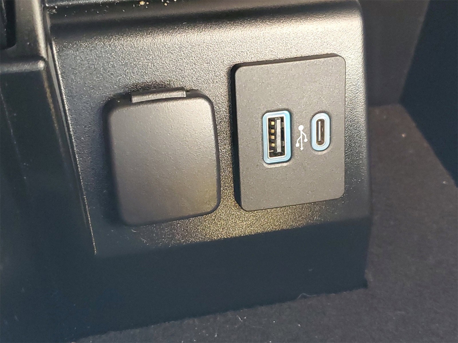 Certified 2021 Ford Explorer Limited w/ Equipment Group 301A image 28