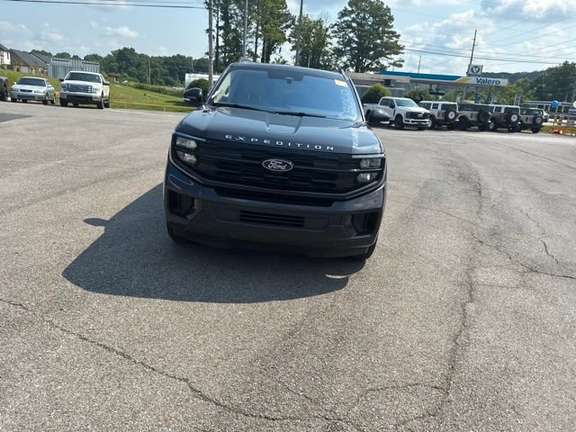 Certified 2025 Ford Expedition Active AWD/4WD image 7