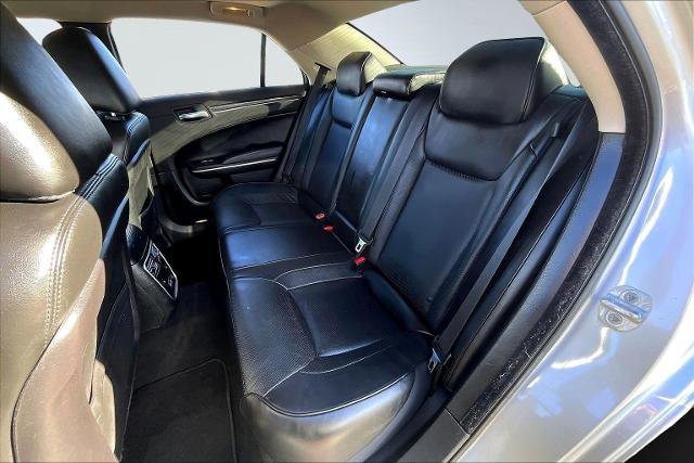 Used 2019 Chrysler 300 Limited image 28