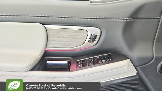 Certified 2025 Ford Expedition Platinum w/ Driver's Package image 23