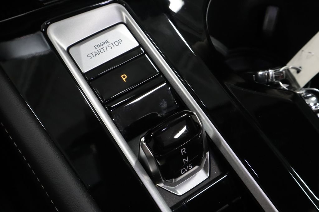 Used 2024 Volkswagen Atlas SEL AWD/4WD image 32