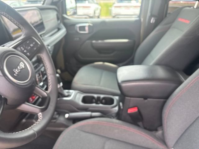 Used 2025 Jeep Wrangler Unlimited Rubicon AWD/4WD image 15