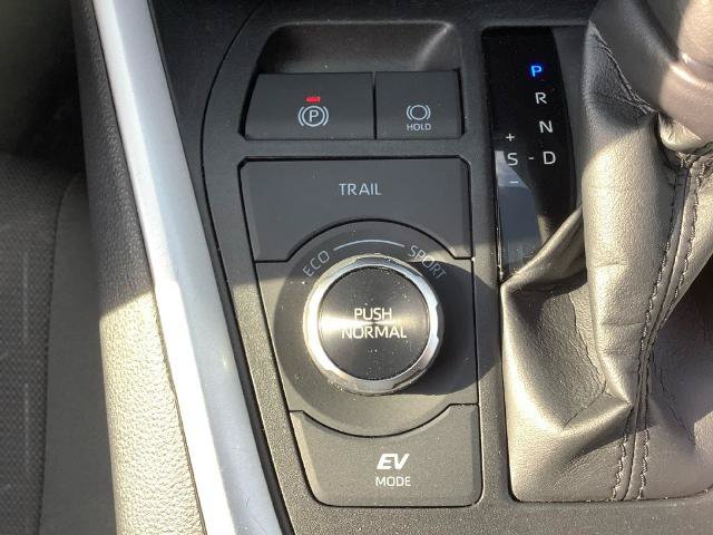 Used 2025 Toyota RAV4 XLE AWD/4WD image 24