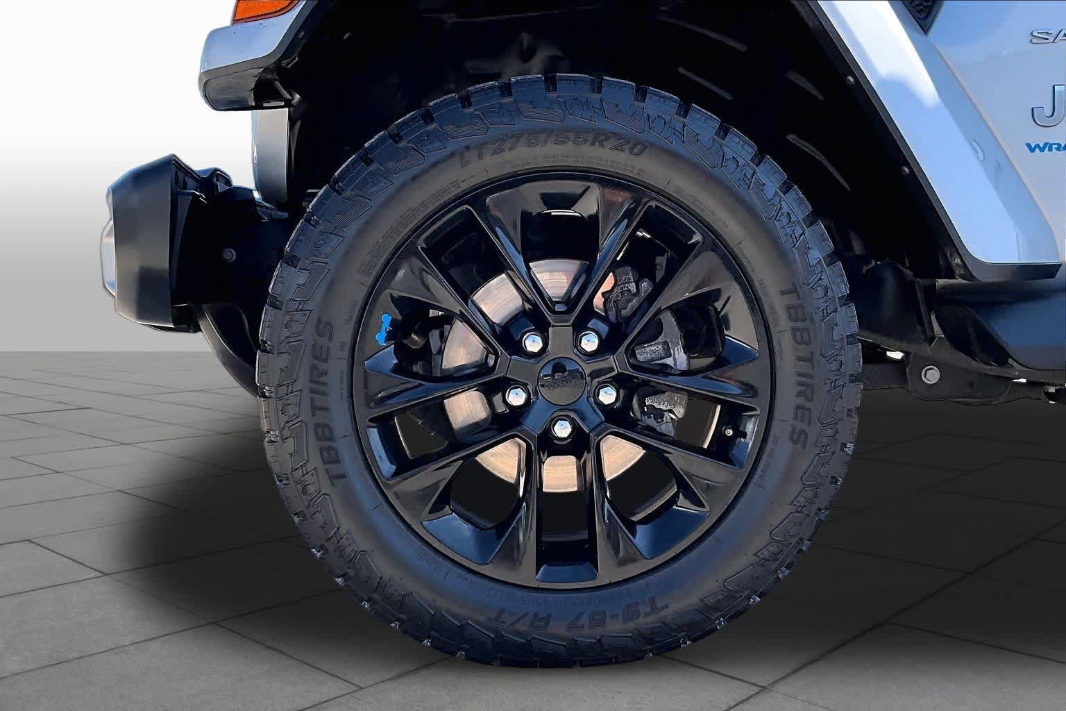 Used 2023 Jeep Wrangler Unlimited Sahara w/ Safety Group AWD/4WD image 10