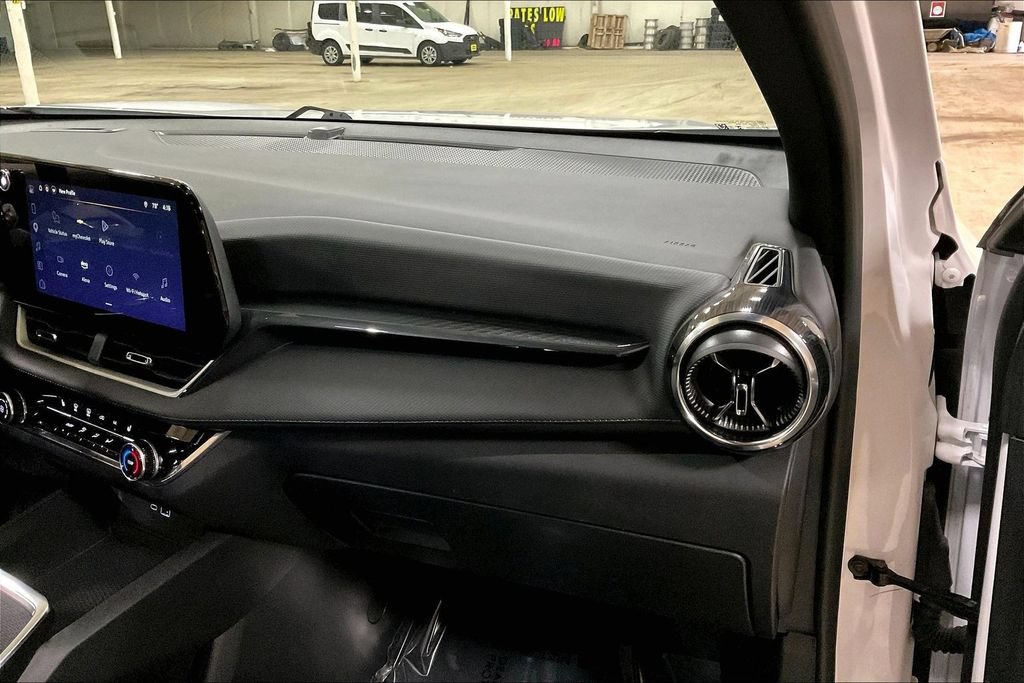 Used 2025 Chevrolet Equinox LT AWD/4WD image 15