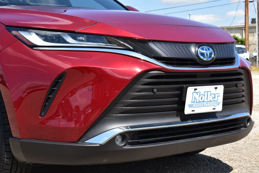 Used 2024 Toyota Venza XLE AWD/4WD image 5