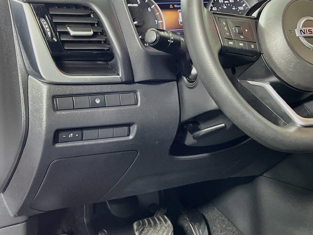 Used 2021 Nissan Rogue SV AWD/4WD image 12