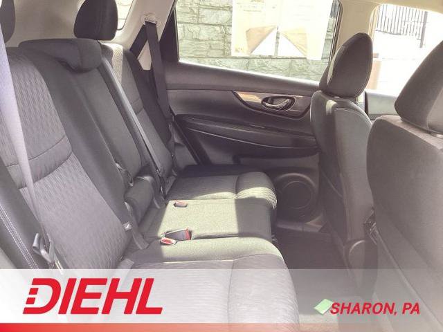 Used 2019 Nissan Rogue SV w/ Premium Package FWD image 24