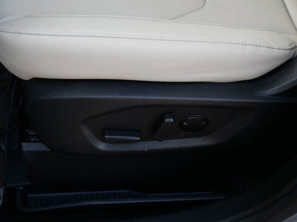 Certified 2024 Ford Edge Titanium w/ Equipment Group 301A image 15